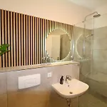 Zentrales Hochwertiges Gruenderzeit-apartment Thomasius *